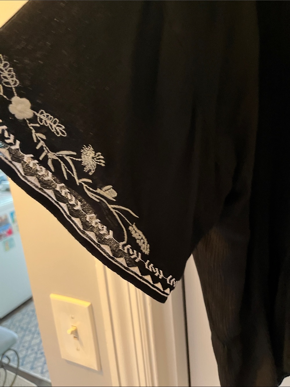 Black Embroidered Open-Front Women's Kimono Cardigan - Picture 3 of 4
